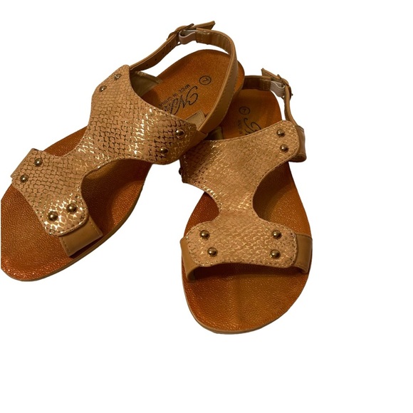 Niki Goldtone Metallic Flat Sandals Size 7 - Picture 3 of 8